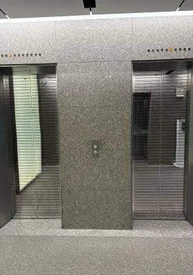 物産ビルの外観