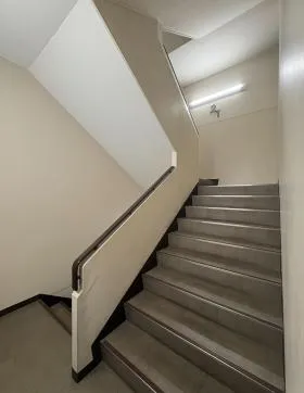 物産ビルの外観