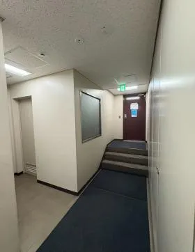 物産ビルの外観