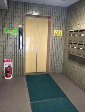 絹川ビルの外観