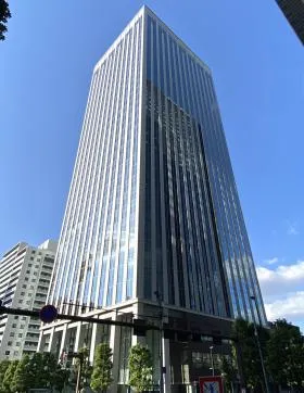 新宿フロントタワーの外観