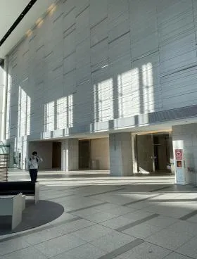 新宿フロントタワーの外観