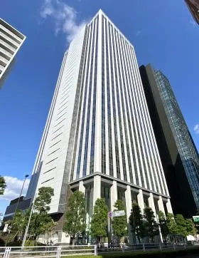 新宿フロントタワーの外観