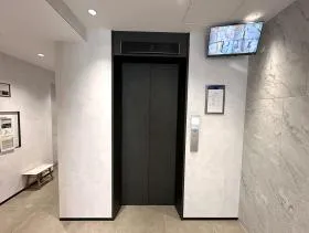 日本橋人形町プレイス(旧:日本橋岡村ビル)の外観