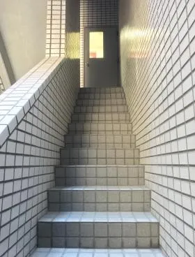 DHビルの外観