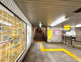 A1出入口を目指す