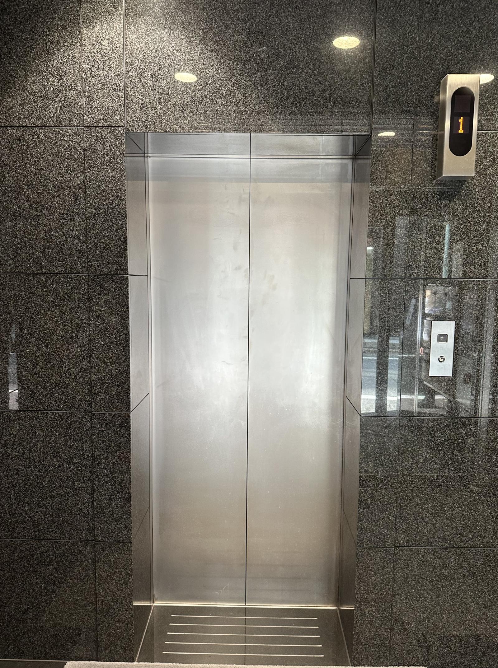 東京都中央区日本橋室町