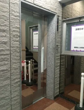 東和八重洲ビル(旧:春陽堂)の外観