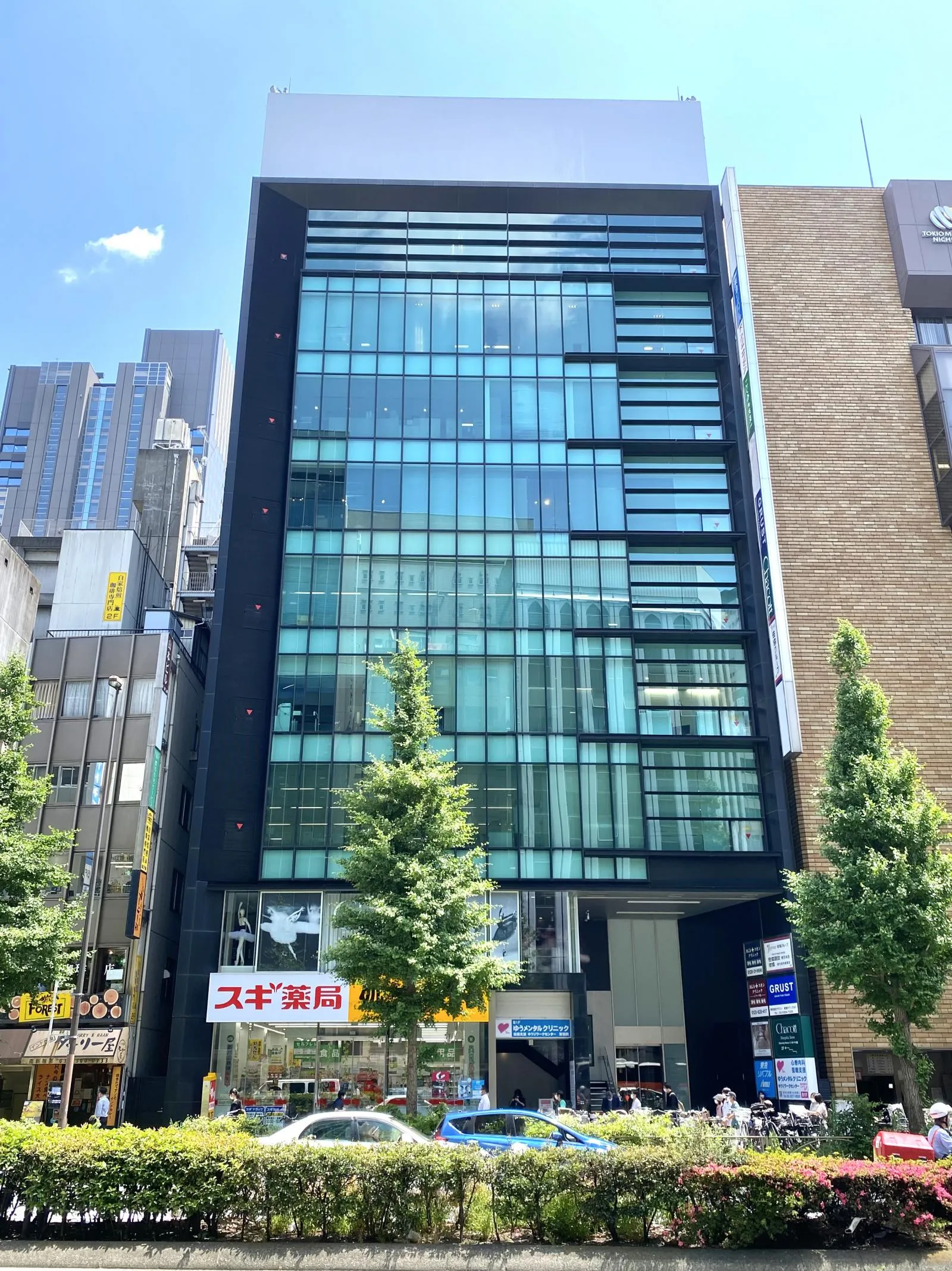 ラウンドクロス新宿の外観写真
