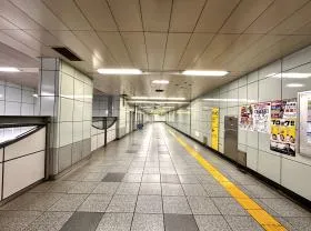 都営大江戸線「築地市場駅」