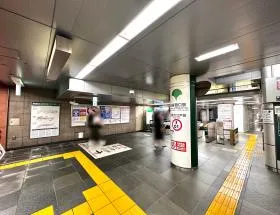 都営大江戸線「新宿西口駅」
