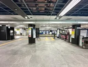 八丁堀駅（東京メトロ日比谷線）