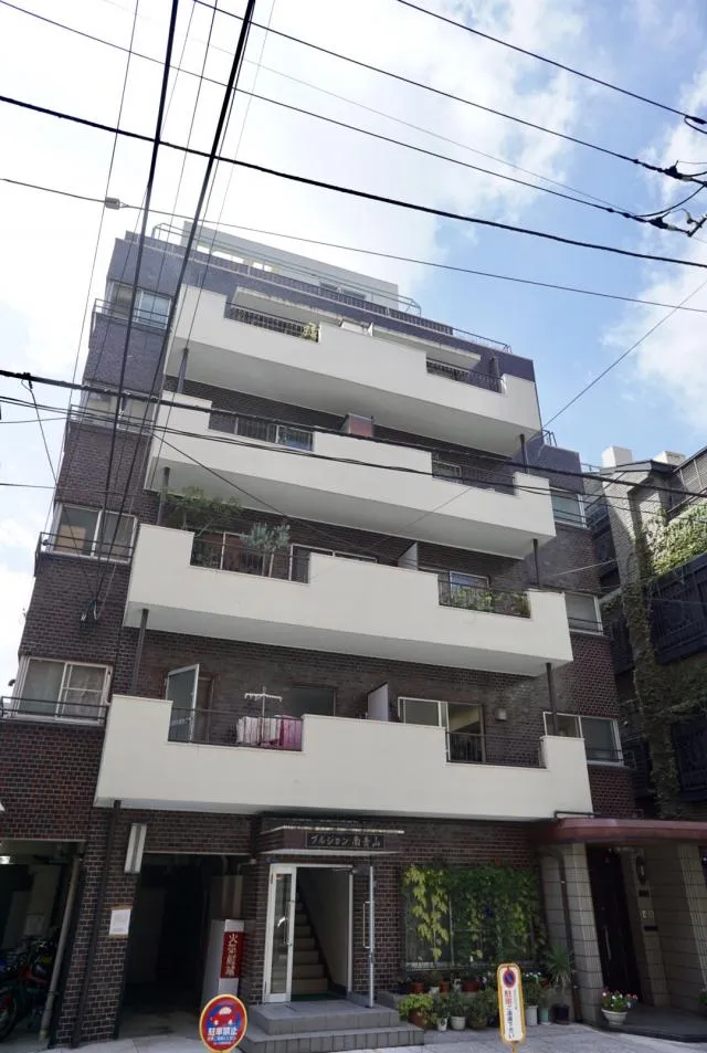 ブルジョン南青山の外観写真