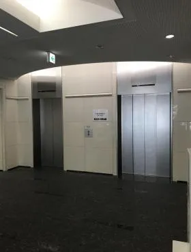 A-PLACE青山(旧:青山プラザ)の外観