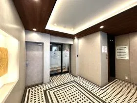 四谷三栄町スクエアの外観