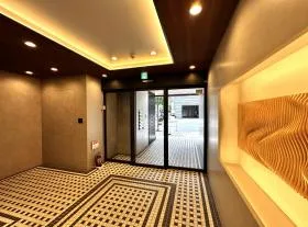 四谷三栄町スクエアの外観