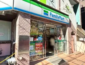 ファミリーマート