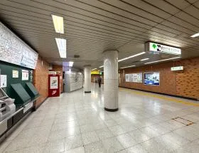 新宿三丁目駅（都営新宿線）