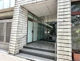 新宿セブンビルの外観