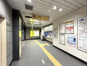 新宿御苑前駅（東京メトロ丸ノ内線）
