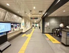 新宿御苑前駅（東京メトロ丸ノ内線）