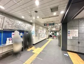 東京メトロ丸ノ内線「新宿御苑前駅」