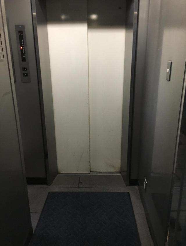 東京都港区南青山6