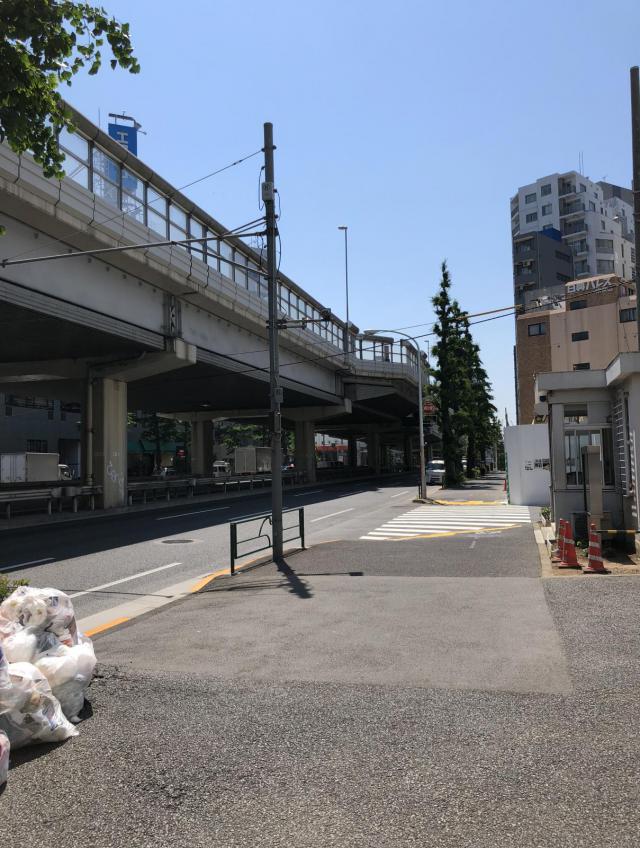 東京都港区南青山6