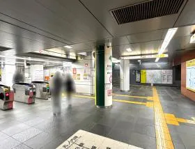 新宿西口駅（都営大江戸線）