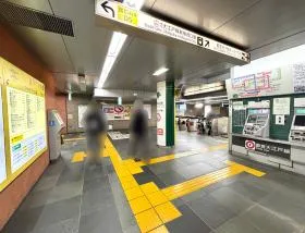 新宿西口駅（都営大江戸線）