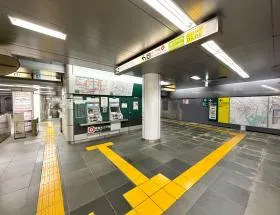 新宿西口駅（都営大江戸線）