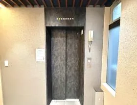 ACN東日本橋(旧:GLOWTHIA東日本橋)ビルの外観