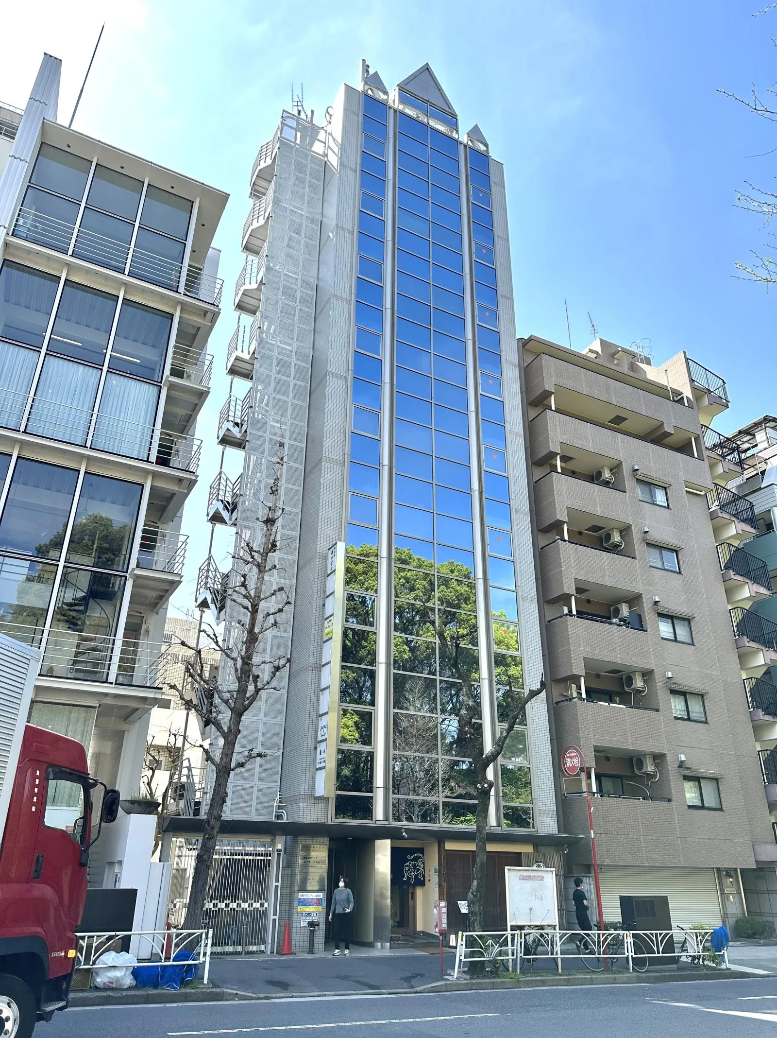 神山町並木ビルの外観写真