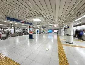 西新宿駅（東京メトロ丸ノ内線）