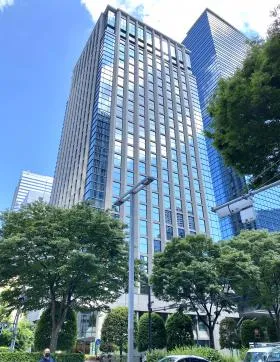 日土地西新宿ビルの外観