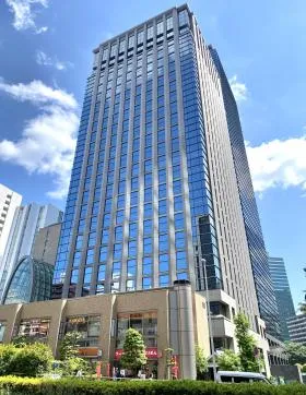 日土地西新宿ビルの外観