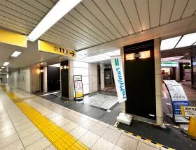 出入口11を目指す（※当ビル直結）