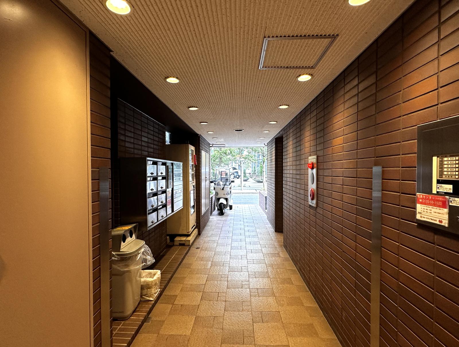 東京都千代田区九段北1