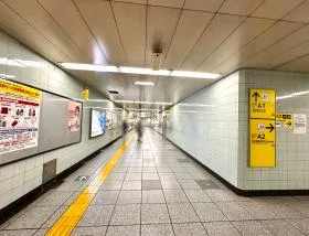 都営大江戸線「築地市場駅」