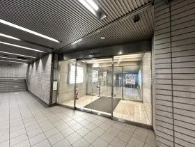当ビルの地下通路と直結している
