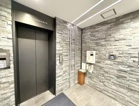 BRICK GATE 茅場町の外観