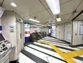 新宿御苑前駅（東京メトロ丸ノ内線）