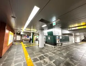 都営大江戸線「新宿西口駅」