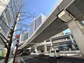 六本木通りを赤坂方面に少し進めば当ビル着