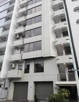 ロリエ市ヶ谷ビルの外観