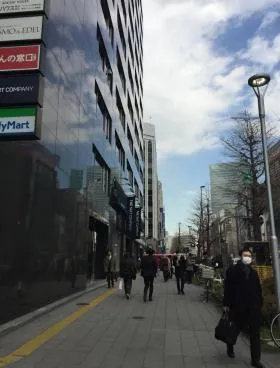 西新宿室町ビル(旧:新宿ホウライ)の外観