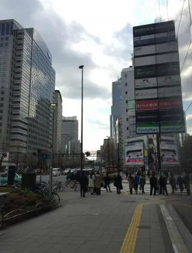 西新宿室町ビル(旧:新宿ホウライ)の外観