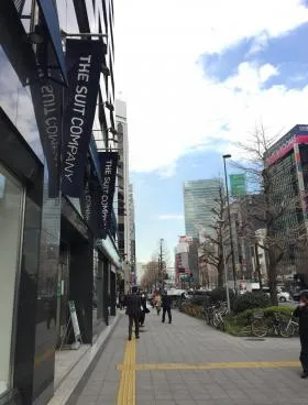 西新宿室町ビル(旧:新宿ホウライ)の外観