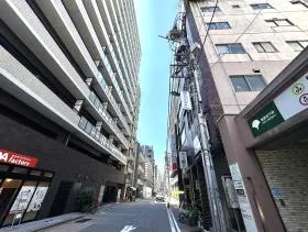 地上に出たら右に進む