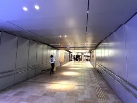 駅から当ビルに到着